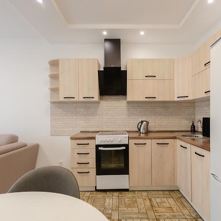 Petrovdom 7-27 In Rc Kvartet Cozy Apartment Nearby With Central Railway Station Kiev Esterno foto