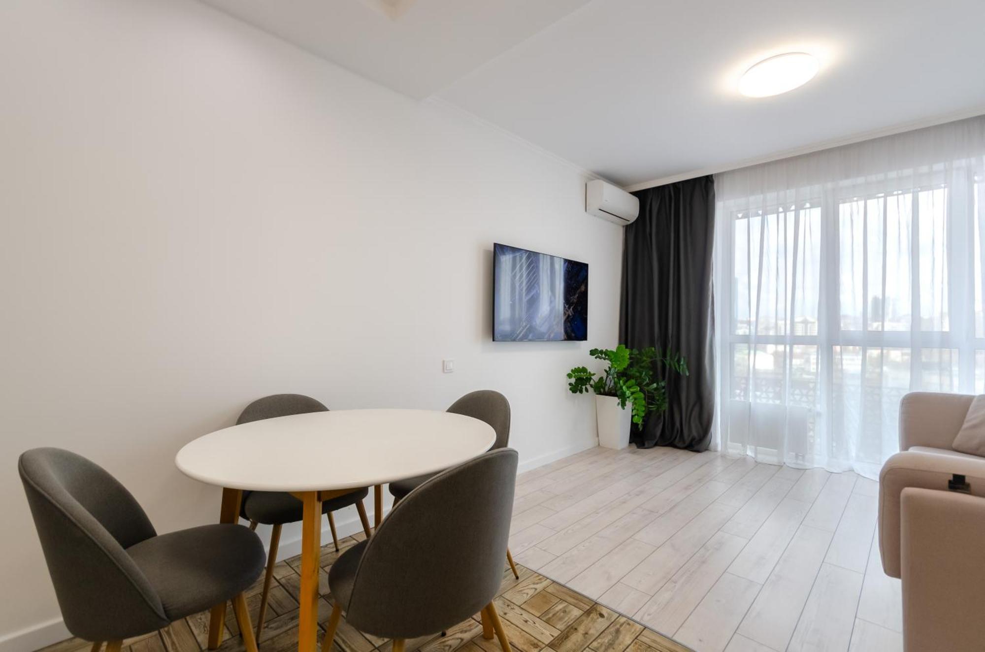 Petrovdom 7-27 In Rc Kvartet Cozy Apartment Nearby With Central Railway Station Kiev Esterno foto