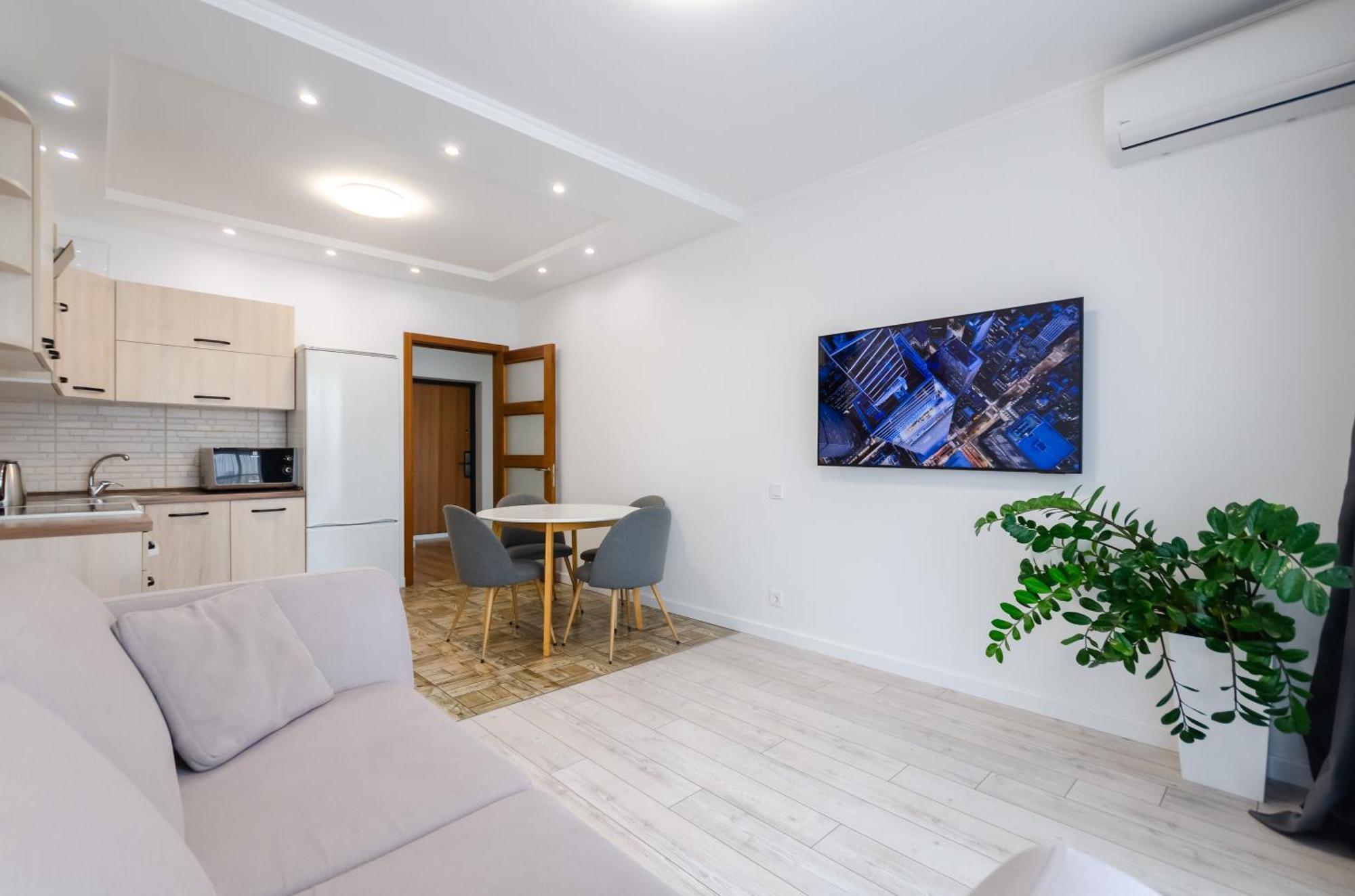 Petrovdom 7-27 In Rc Kvartet Cozy Apartment Nearby With Central Railway Station Kiev Esterno foto